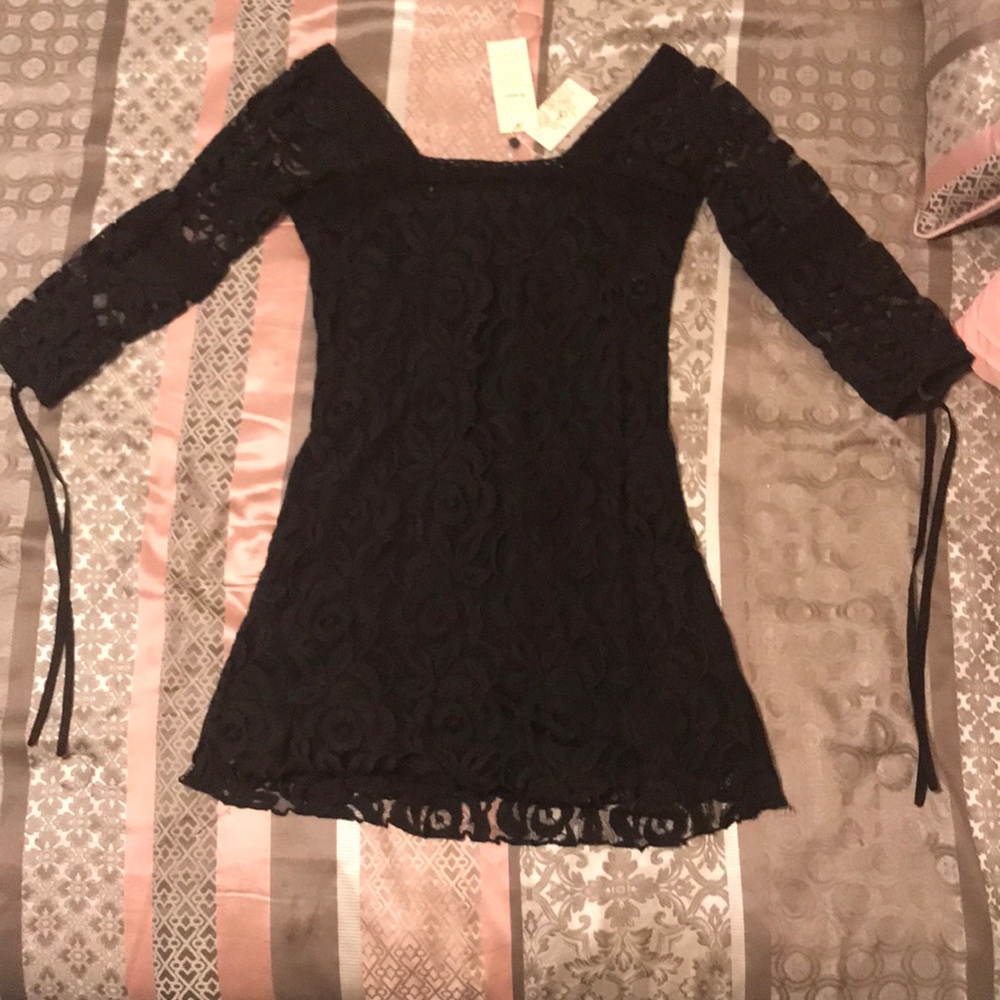 Solitaire black lace dress size medium